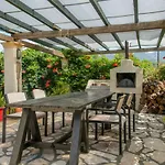Lefkes Apartment