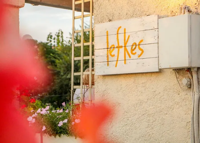 Lefkes